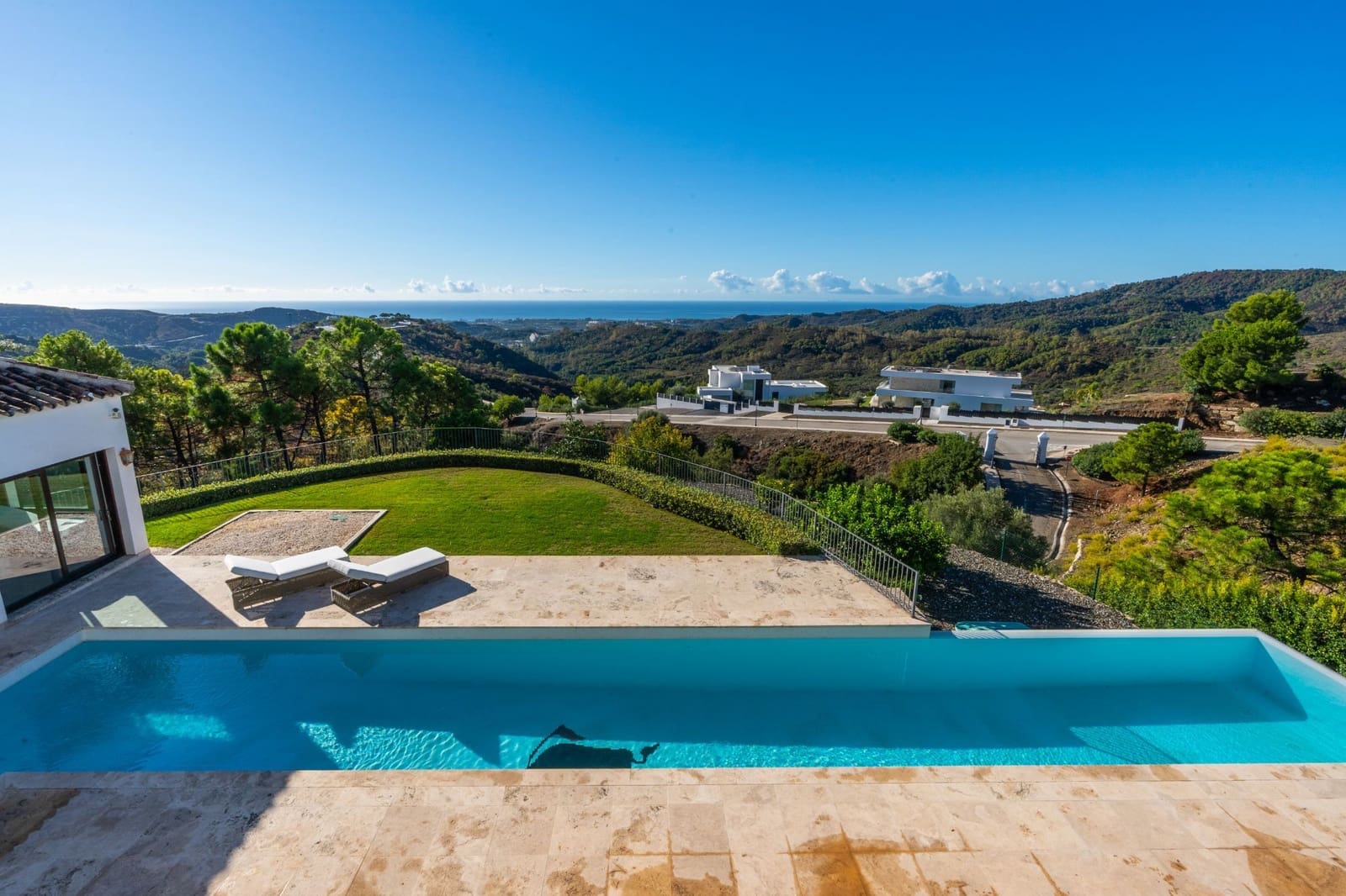 4 quarto Moradia para venda em Benahavis com piscina - 4 495 000 € (Ref: 7999475)
