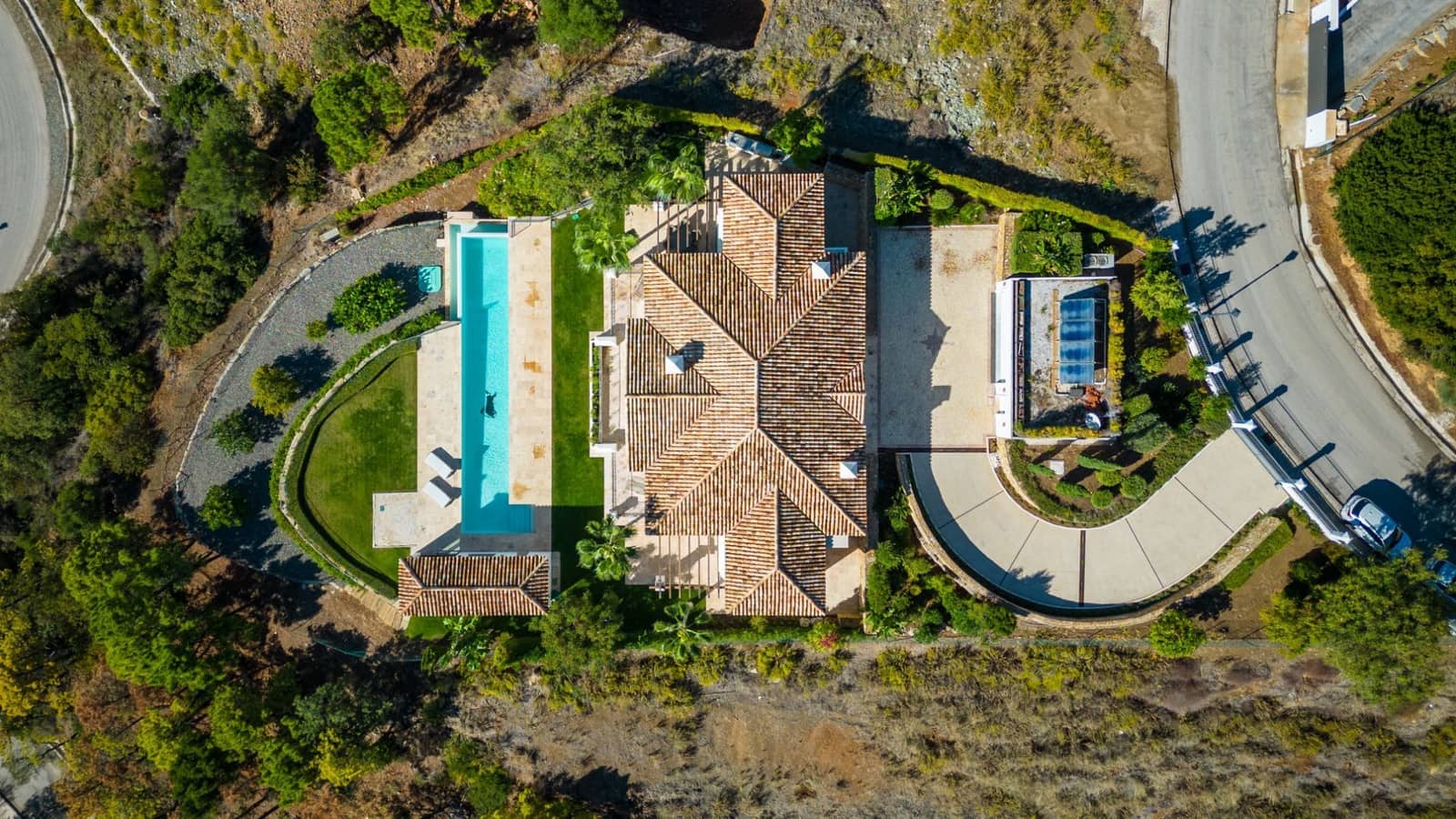 4 quarto Moradia para venda em Benahavis com piscina - 4 495 000 € (Ref: 7999475)