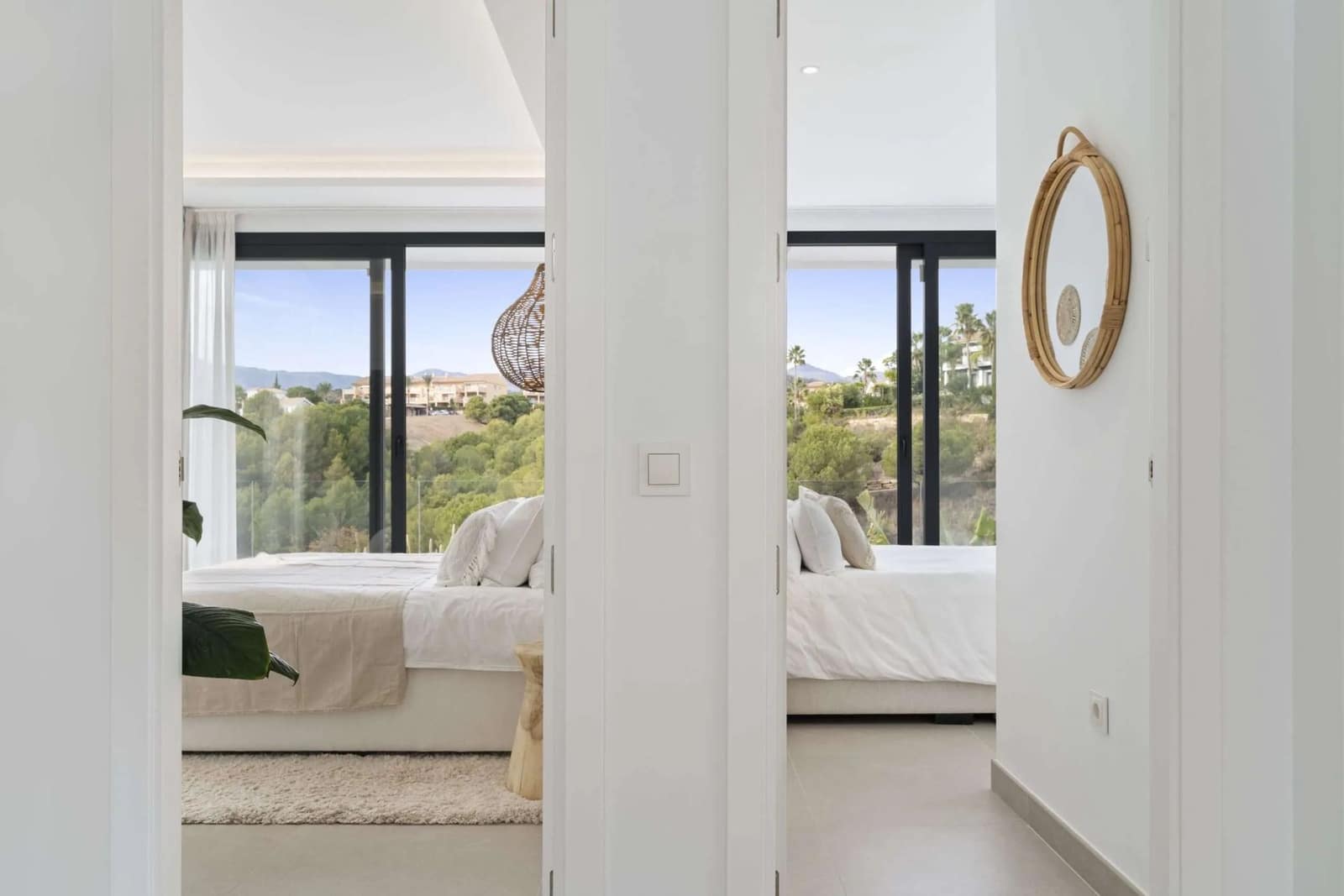 Chalet de 6 habitaciones en Estepona en venta con piscina - 1.495.000 € (Ref: 8011346)