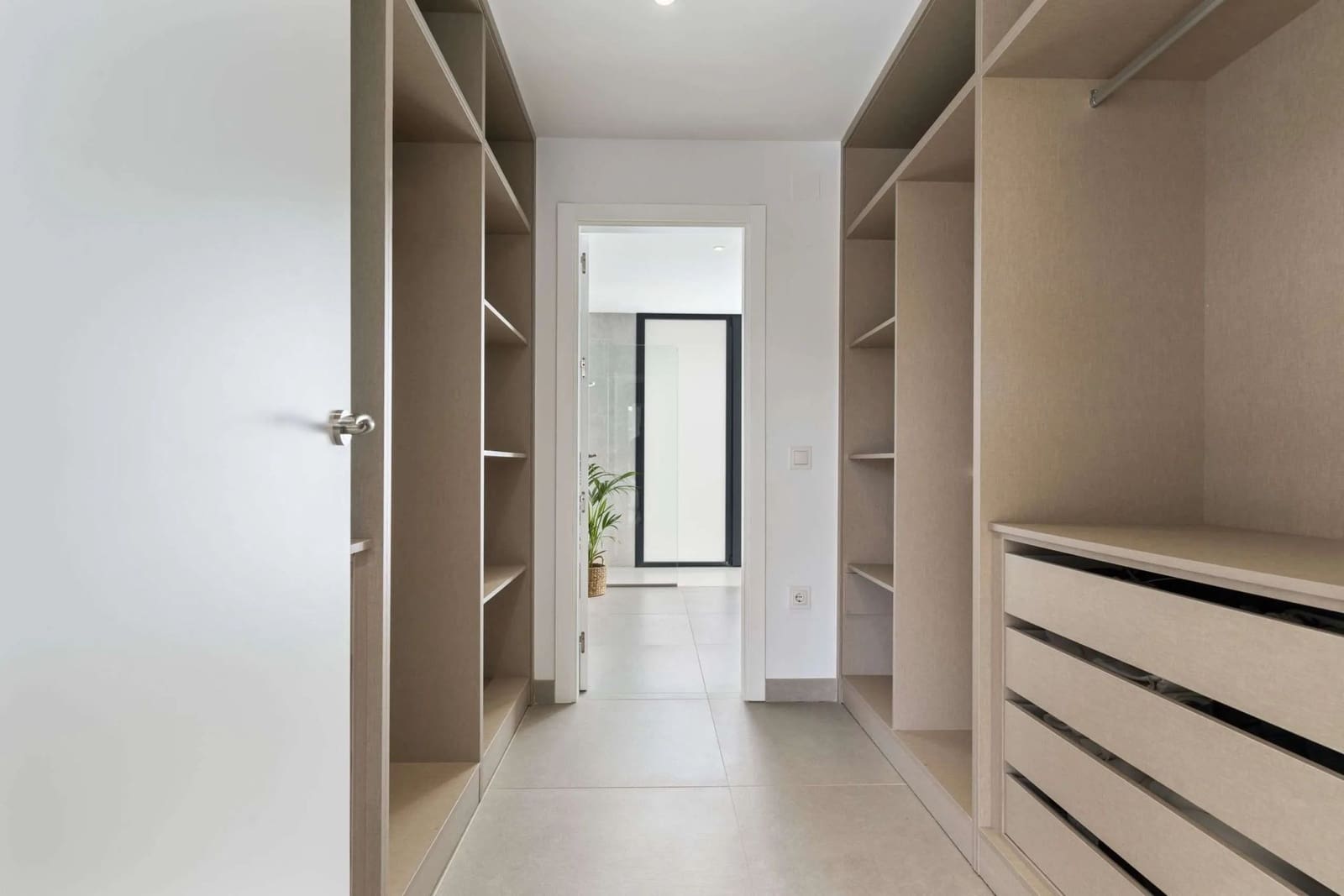 Chalet de 6 habitaciones en Estepona en venta con piscina - 1.495.000 € (Ref: 8011346)