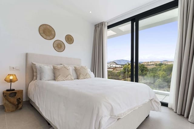 Chalet de 6 habitaciones en La Concha - Resina Golf, Estepona en venta con piscina - 1.495.000 € (Ref: 8011346)