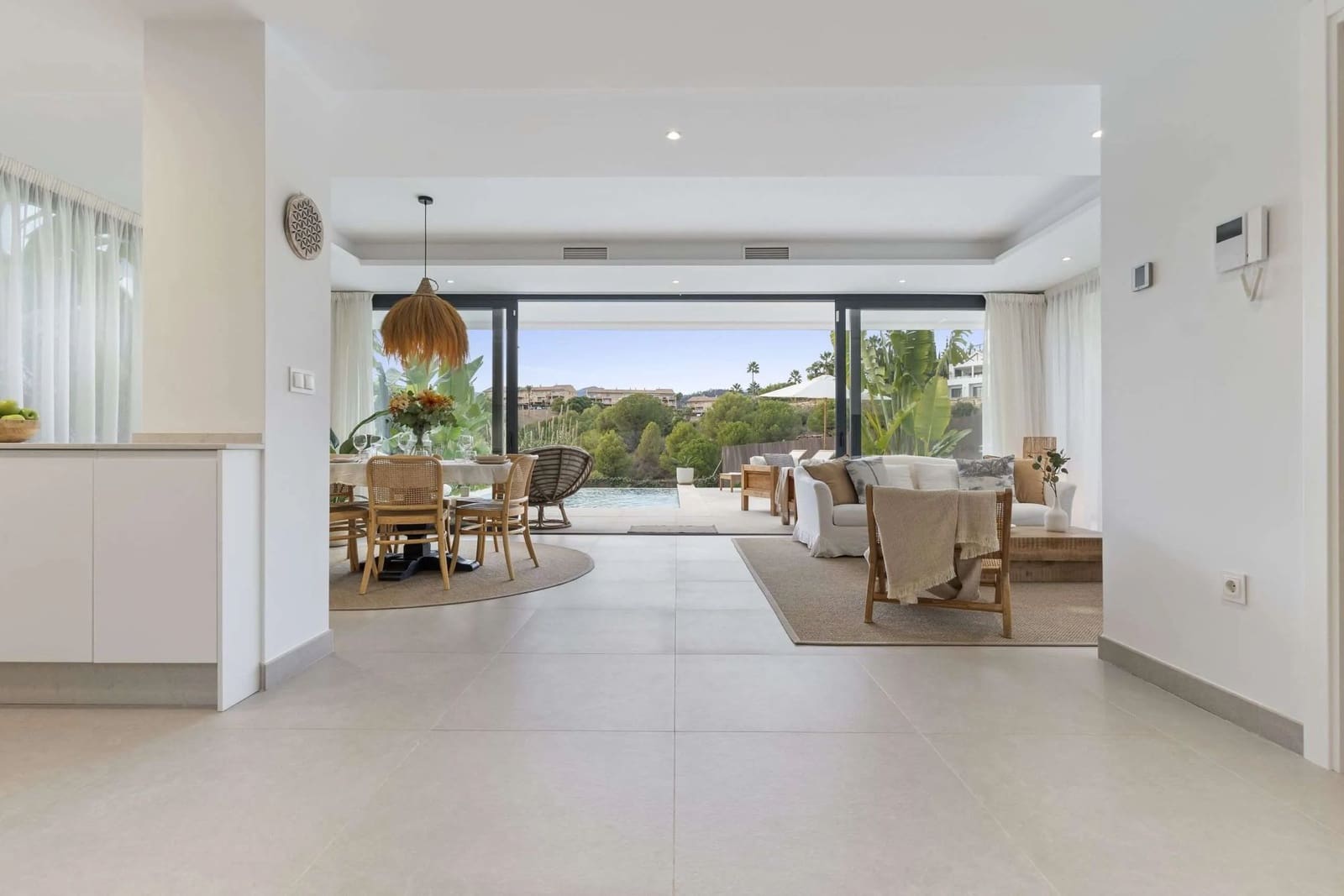 Chalet de 6 habitaciones en Estepona en venta con piscina - 1.495.000 € (Ref: 8011346)