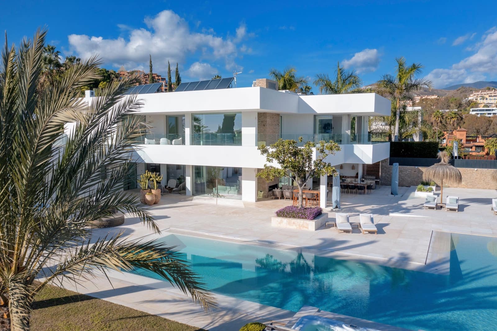 7 slaapkamer Villa te koop in Marbella met zwembad - € 8.900.000 (Ref: 8035039)