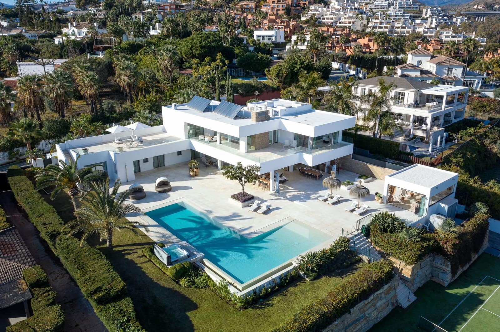 7 slaapkamer Villa te koop in Marbella met zwembad - € 8.900.000 (Ref: 8035039)