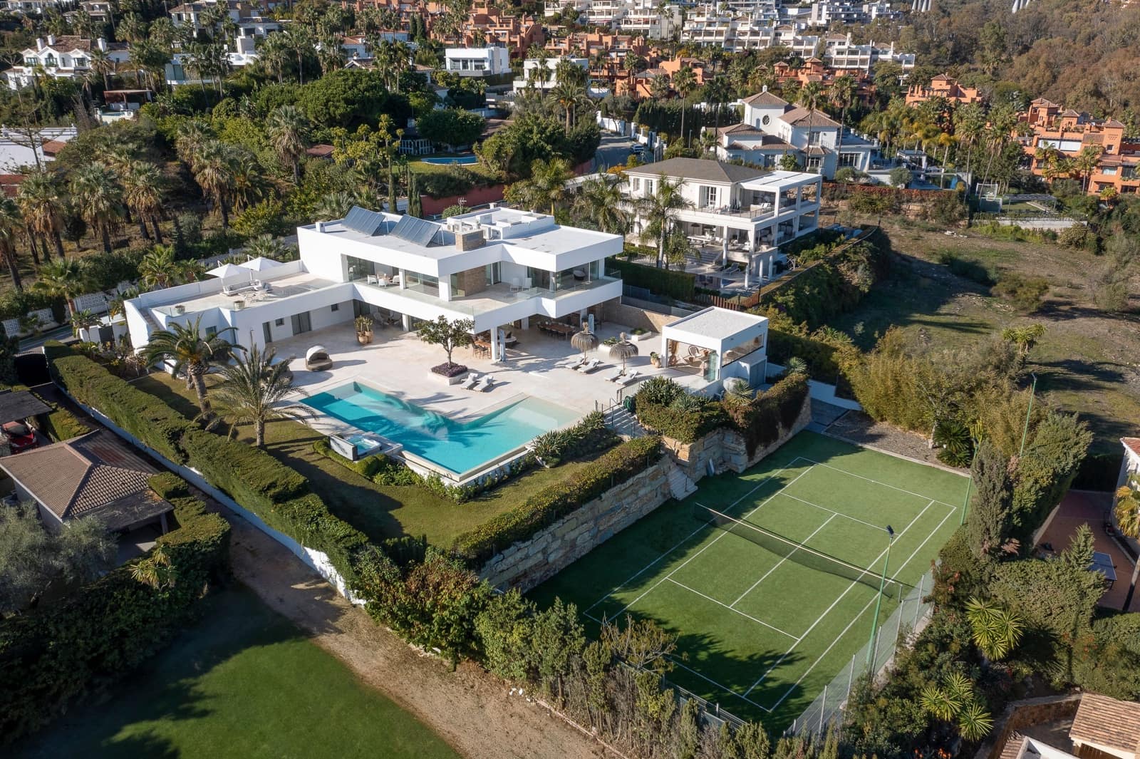 7 slaapkamer Villa te koop in Marbella met zwembad - € 8.900.000 (Ref: 8035039)