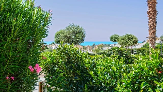 3 soverom Leilighet til salgs i La Concha - Resina Golf, Estepona med svømmebasseng - € 470 000 (Ref: 8052527)