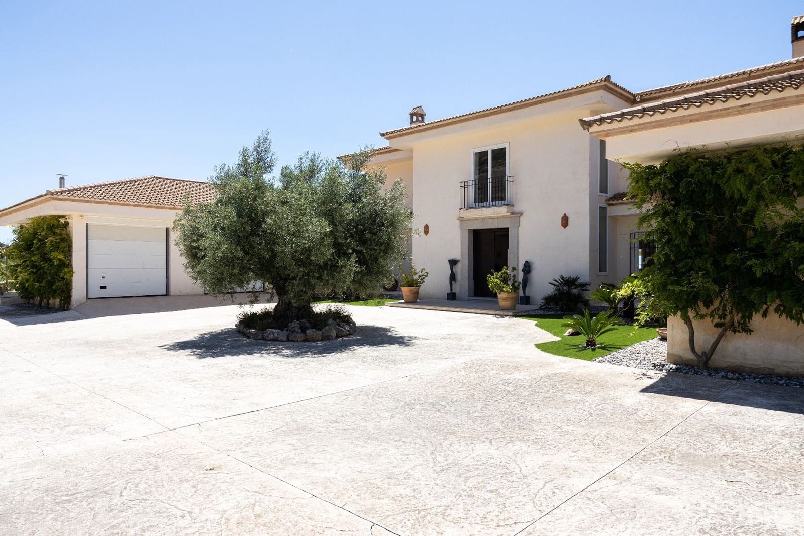 5 makuuhuone Huvila myytävänä paikassa Antequera mukana uima-altaan - 2 550 000 € (Ref: 8089483)