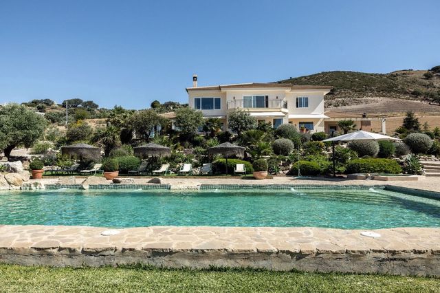 5 soveværelse Villa til salg i Antequera med swimmingpool - € 2.550.000 (Ref: 8089483)