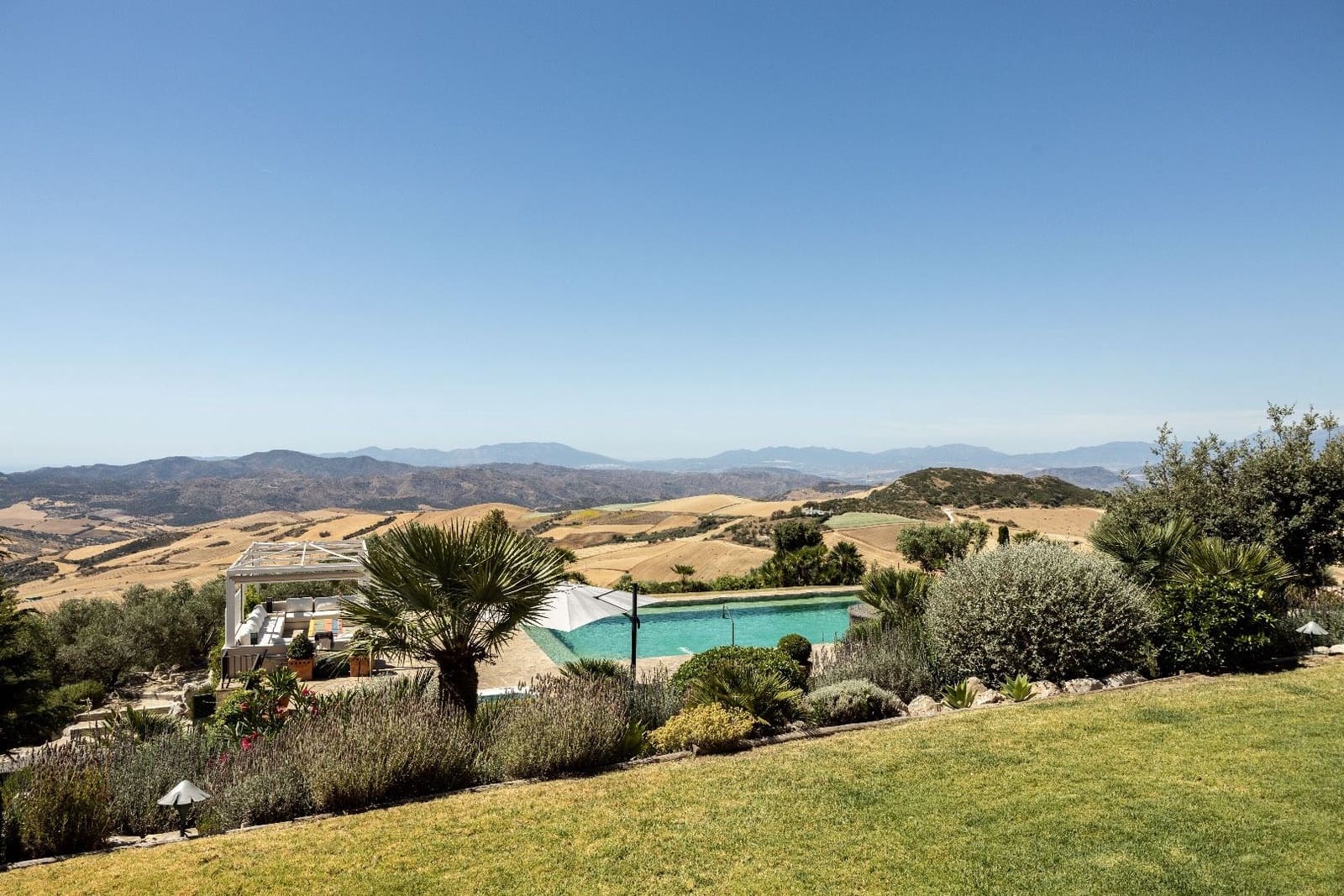 5 makuuhuone Huvila myytävänä paikassa Antequera mukana uima-altaan - 2 550 000 € (Ref: 8089483)