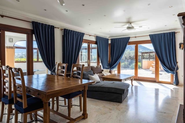 4 makuuhuone Maalaistalo myytävänä paikassa Alhaurín el Grande mukana uima-altaan - 999 000 € (Ref: 8128895)