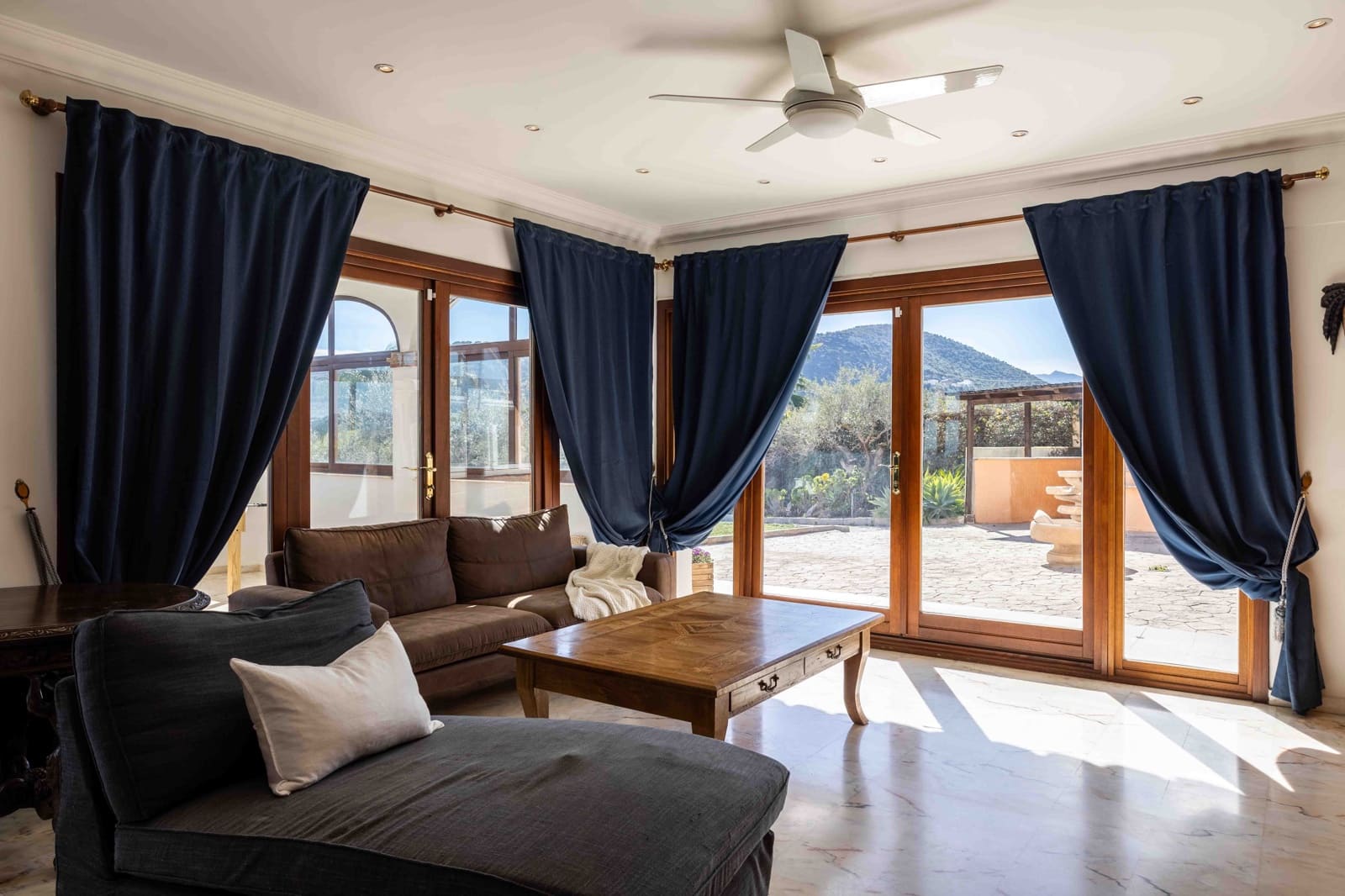 4 makuuhuone Maalaistalo myytävänä paikassa Alhaurin el Grande mukana uima-altaan - 999 000 € (Ref: 8128895)