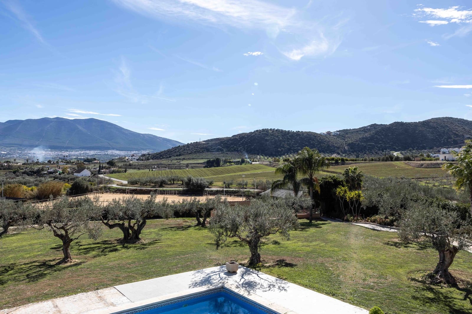 4 makuuhuone Maalaistalo myytävänä paikassa Alhaurin el Grande mukana uima-altaan - 999 000 € (Ref: 8128895)