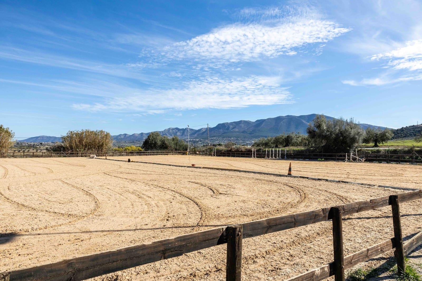 4 makuuhuone Maalaistalo myytävänä paikassa Alhaurin el Grande mukana uima-altaan - 999 000 € (Ref: 8128895)