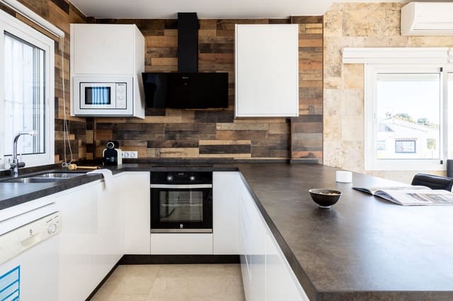 4 makuuhuone Huvila myytävänä paikassa La Capellanía - El Higuerón, Benalmádena mukana uima-altaan - 1 170 000 € (Ref: 8168761)