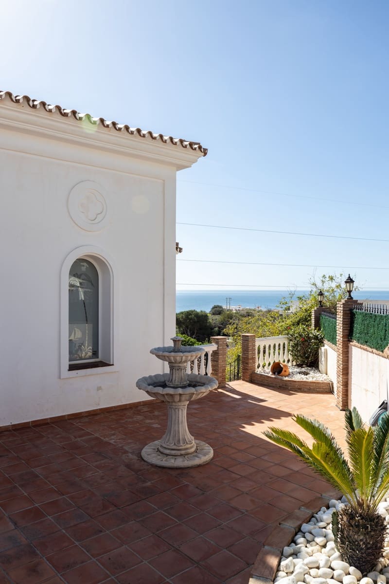 4 makuuhuone Huvila myytävänä paikassa Benalmadena mukana uima-altaan - 1 170 000 € (Ref: 8168761)