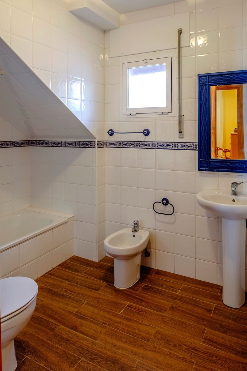 6 sypialnia Willa na sprzedaż w Estepona z basenem - 995 000 € (Ref: 8168763)