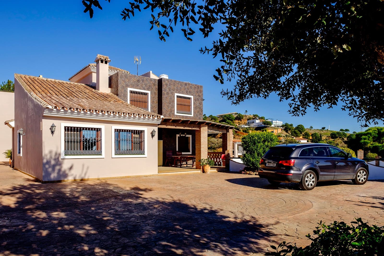 6 sypialnia Willa na sprzedaż w Estepona z basenem - 995 000 € (Ref: 8168763)