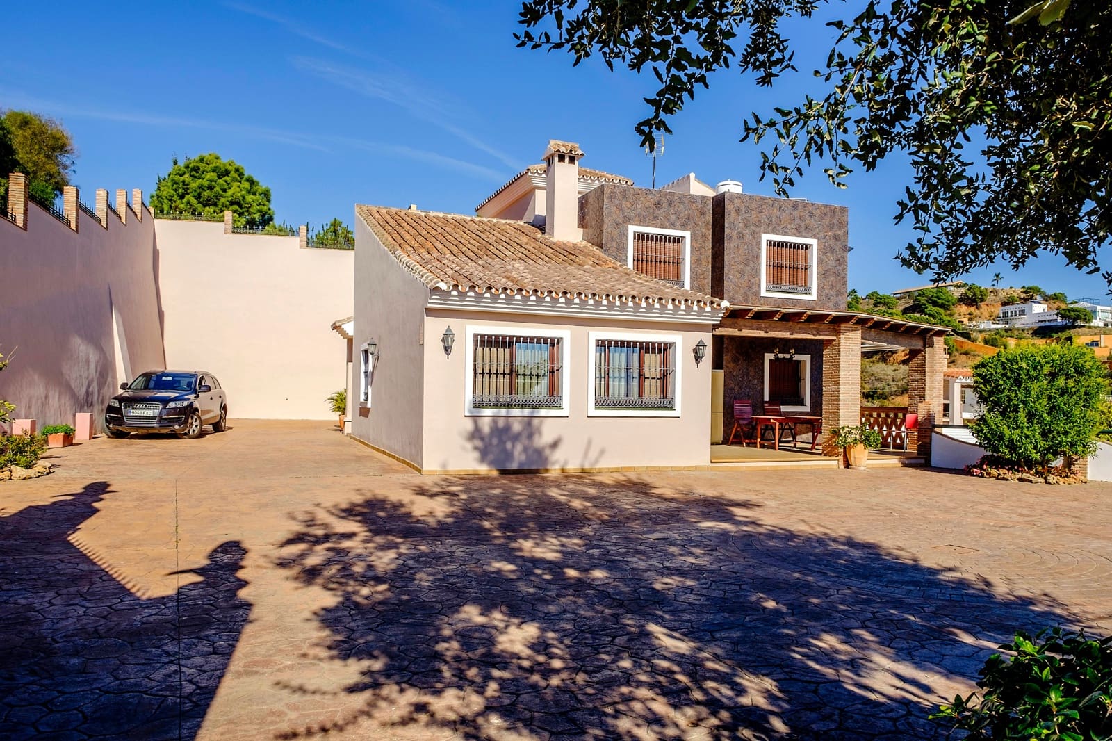 6 sypialnia Willa na sprzedaż w Estepona z basenem - 995 000 € (Ref: 8168763)