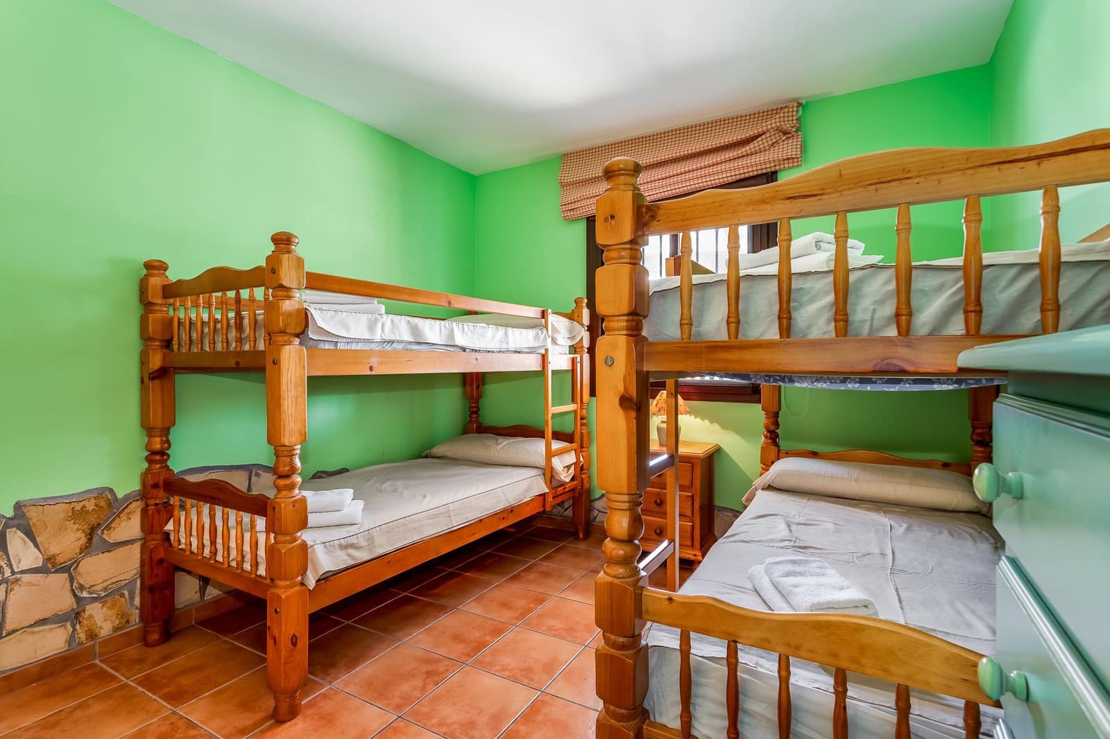 6 sypialnia Willa na sprzedaż w Estepona z basenem - 995 000 € (Ref: 8168763)