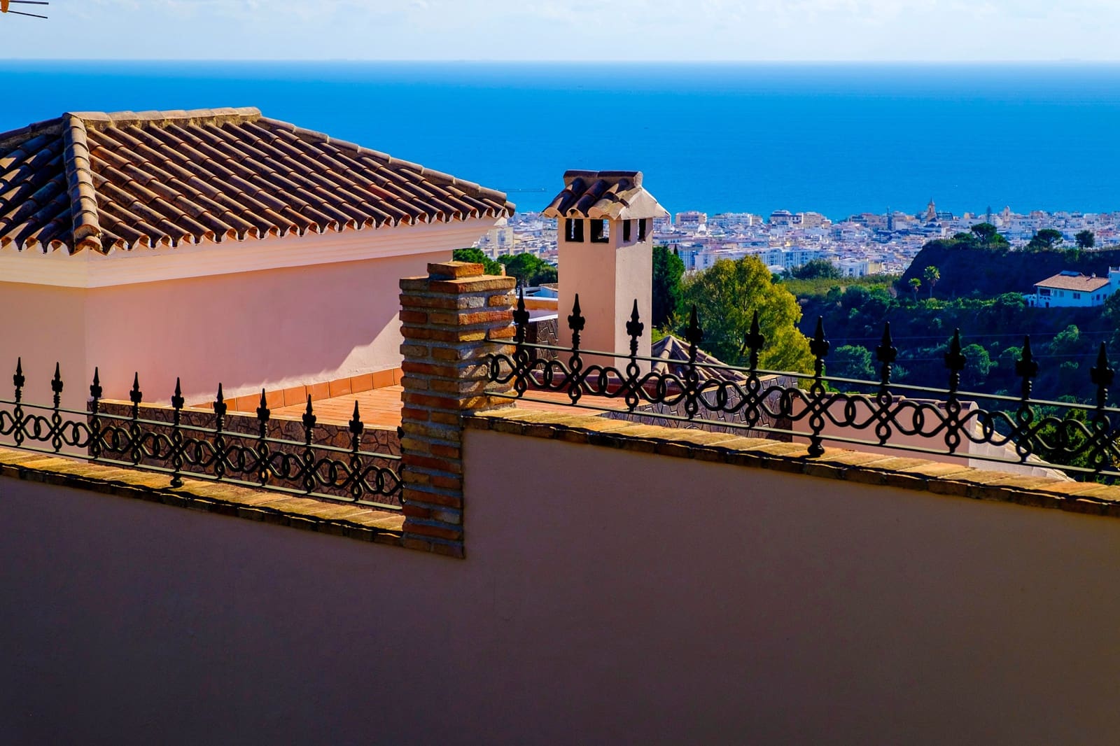 6 sypialnia Willa na sprzedaż w Estepona z basenem - 995 000 € (Ref: 8168763)