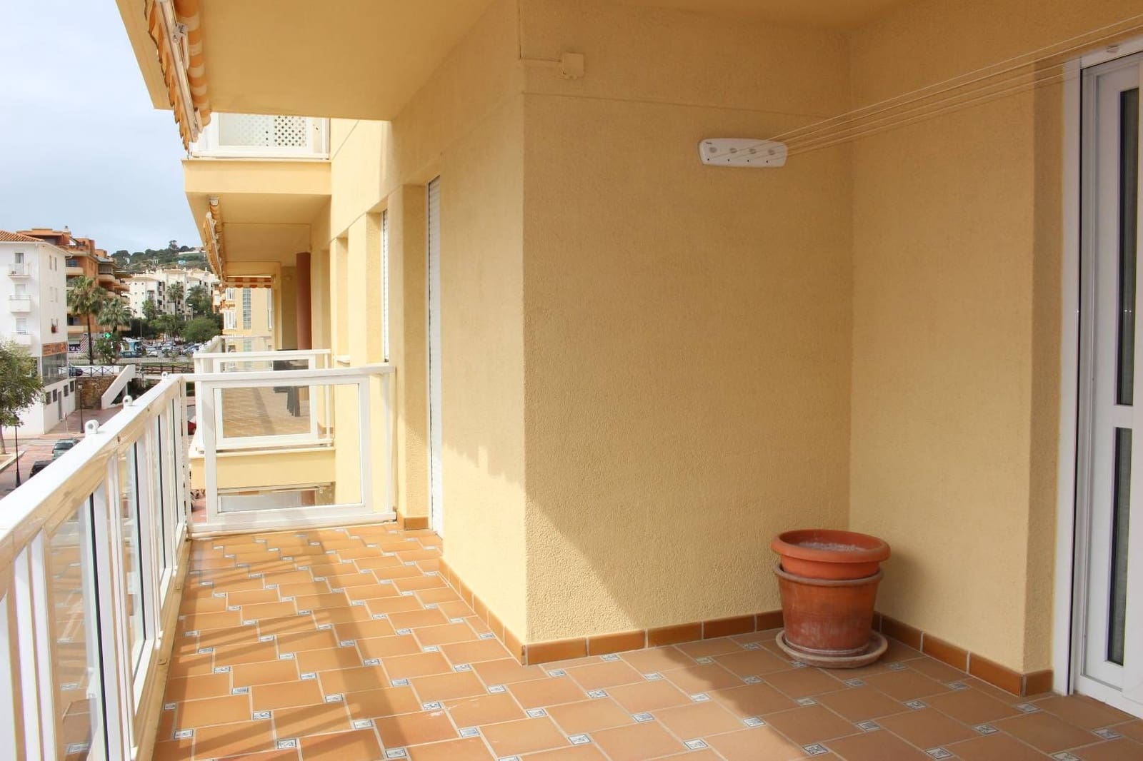 3 sypialnia Apartament na sprzedaż w Manilva z basenem - 749 000 € (Ref: 8206066)