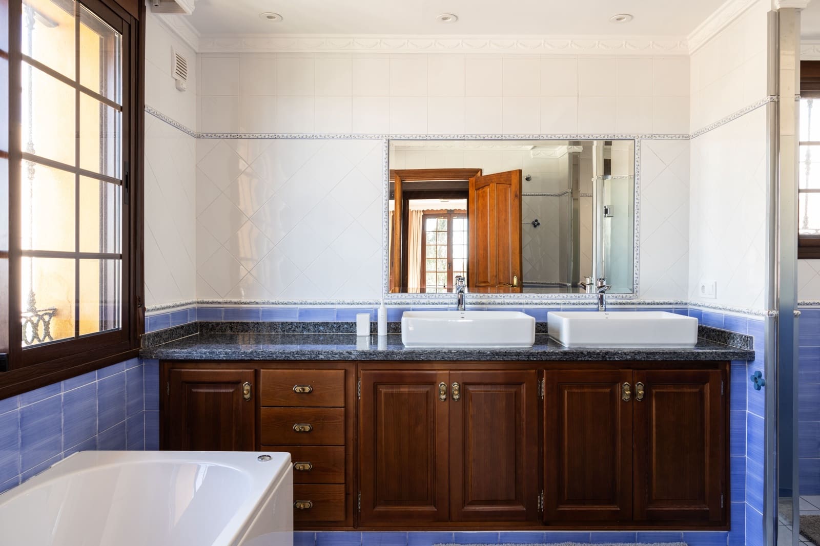 4 soveværelse Villa til salg i San Pedro de Alcantara med swimmingpool - € 1.695.000 (Ref: 8213179)