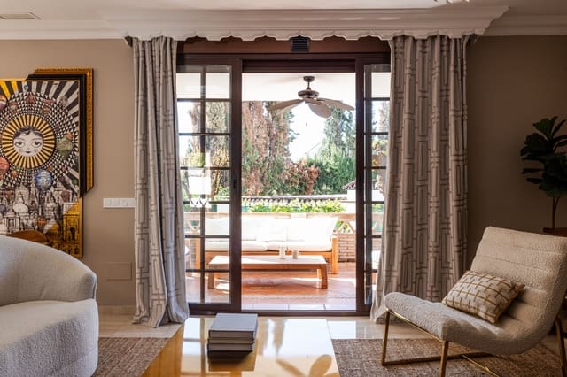 4 soveværelse Villa til salg i San Pedro de Alcántara Pueblo, Marbella med swimmingpool - € 1.695.000 (Ref: 8213179)