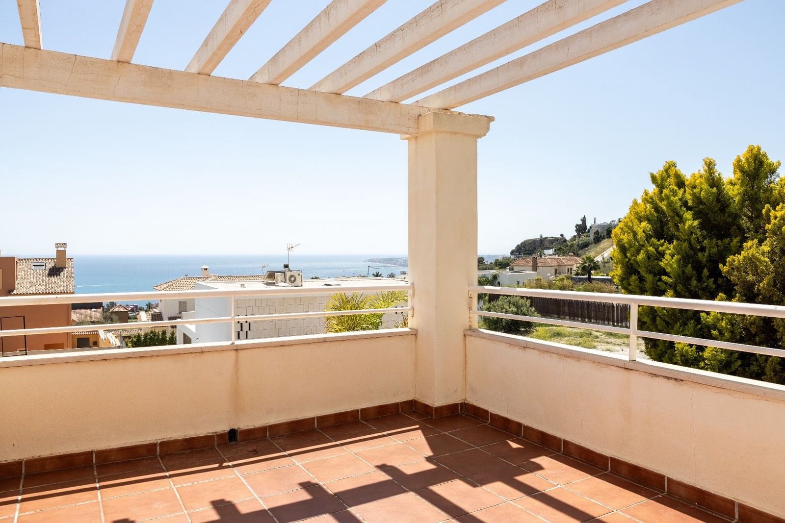 3 makuuhuone Huvila myytävänä paikassa Benalmadena mukana uima-altaan - 1 250 000 € (Ref: 8229079)