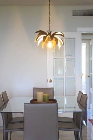 2 makuuhuone Huoneisto vuokrattavana paikassa Marbella Centro, Marbella mukana uima-altaan - 2 500 € (Ref: 8274088)