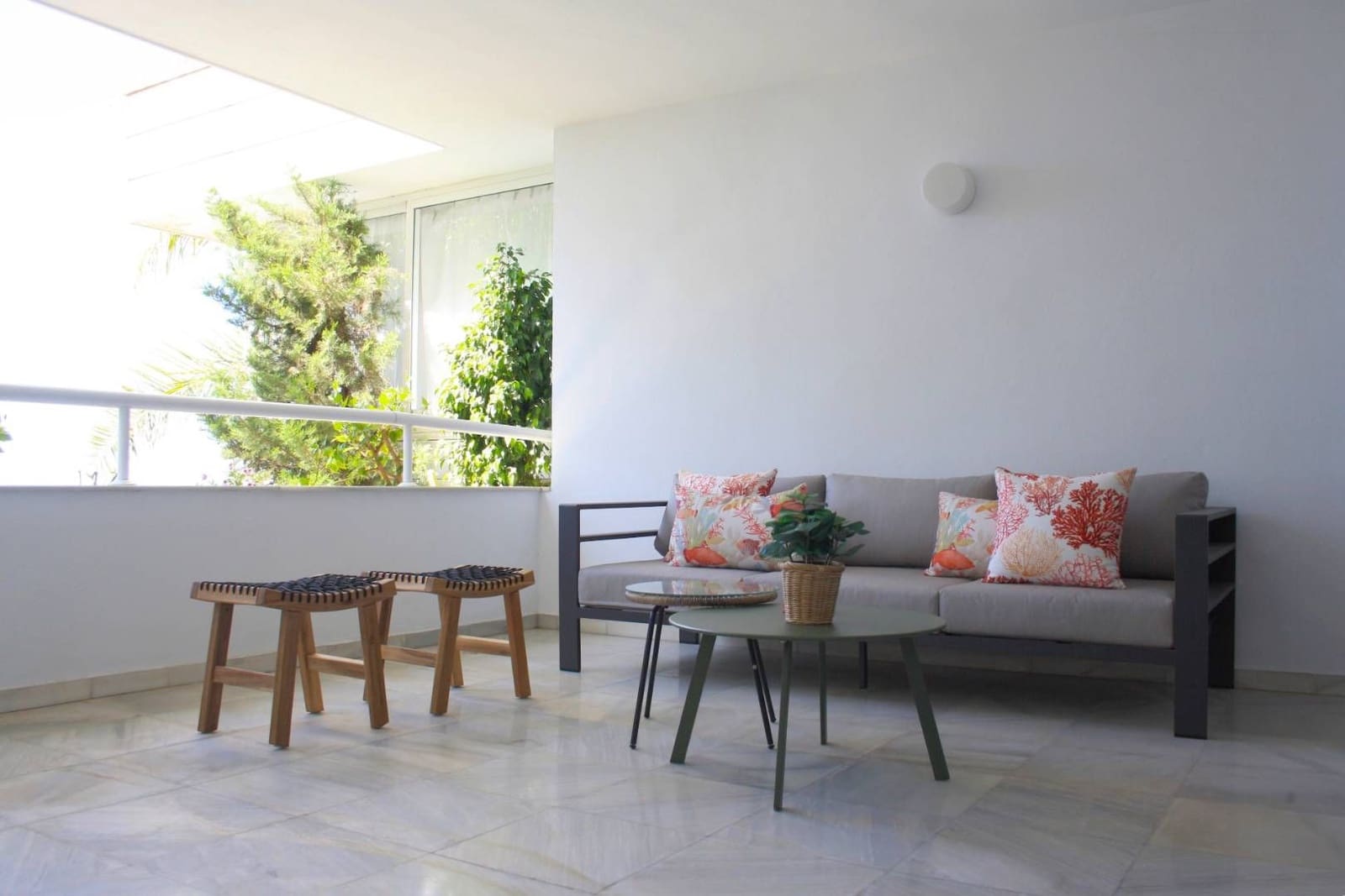 2 bedroom Apartment for rent in Marbella with pool - € 2,500 (Ref: 8274088)