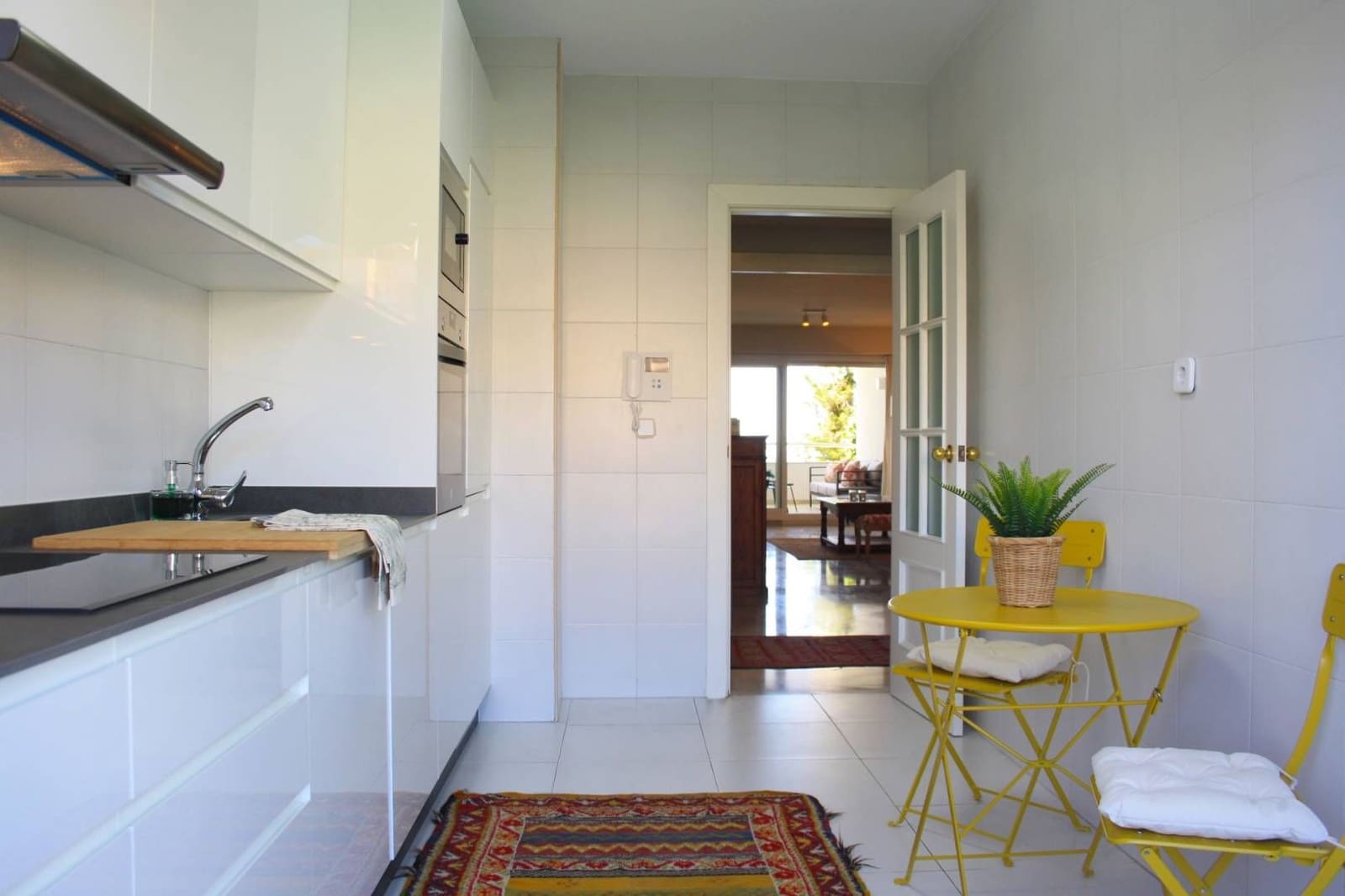 2 bedroom Apartment for rent in Marbella with pool - € 2,500 (Ref: 8274088)