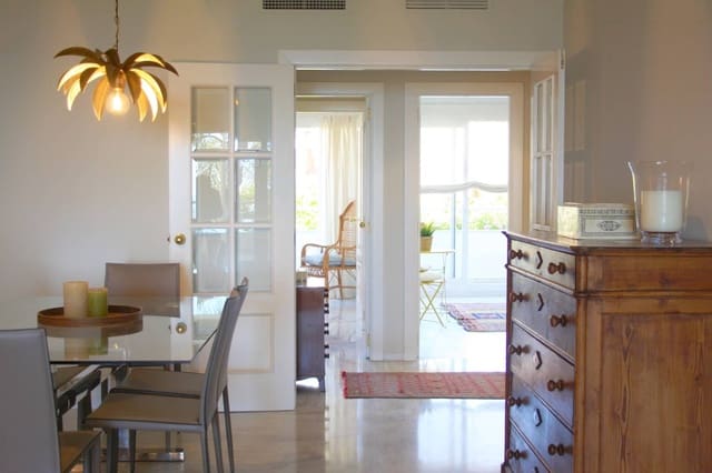 2 makuuhuone Huoneisto vuokrattavana paikassa Marbella Centro, Marbella mukana uima-altaan - 2 500 € (Ref: 8274088)