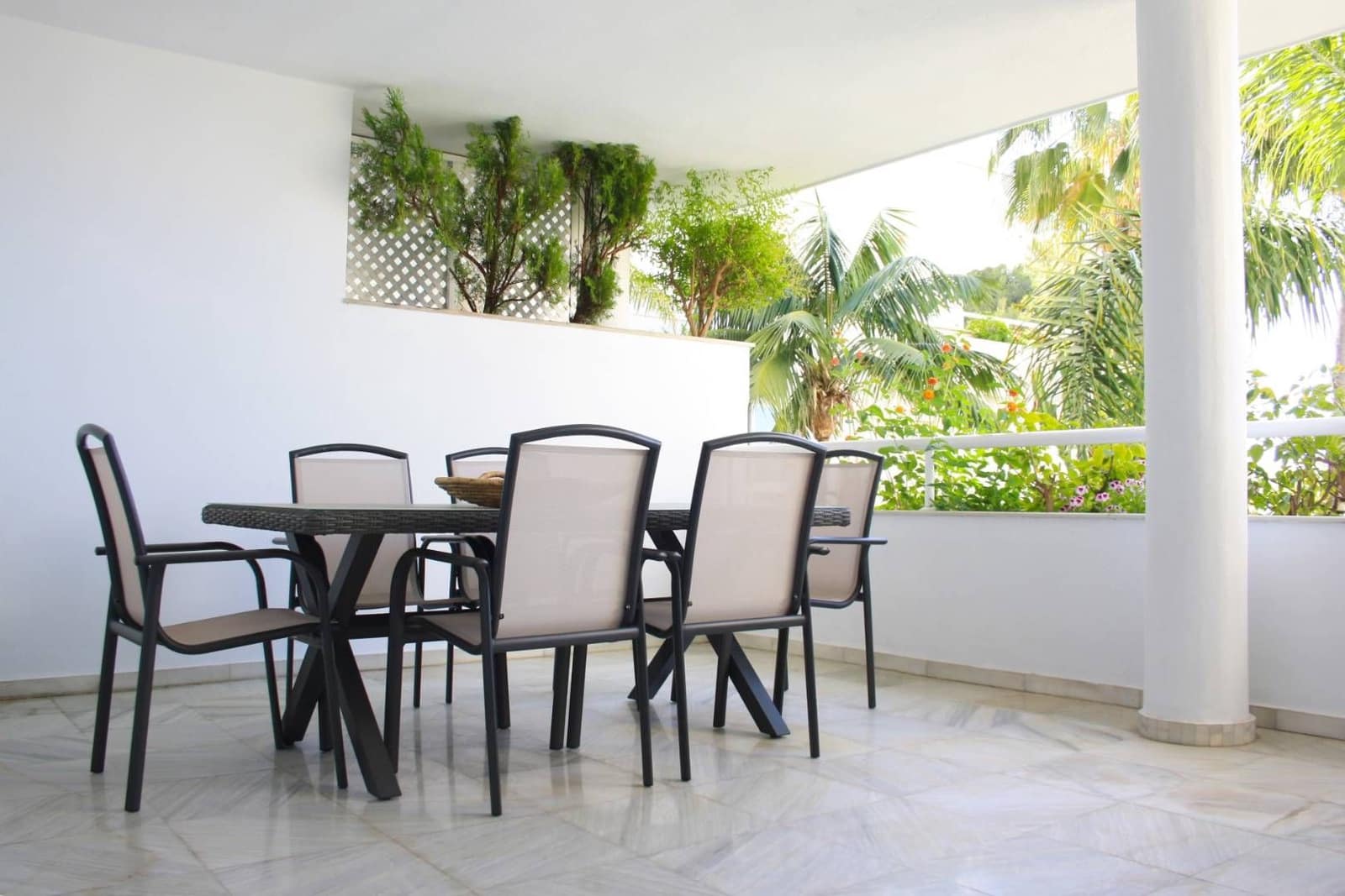 2 bedroom Apartment for rent in Marbella with pool - € 2,500 (Ref: 8274088)