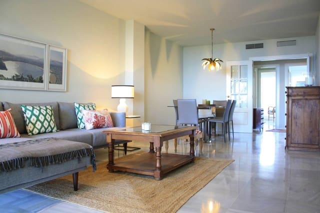 2 makuuhuone Huoneisto vuokrattavana paikassa Marbella Centro, Marbella mukana uima-altaan - 2 500 € (Ref: 8274088)