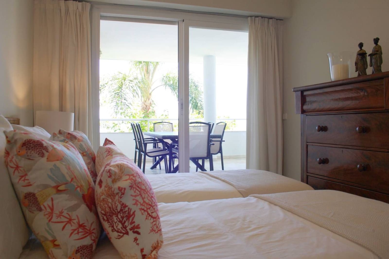 2 bedroom Apartment for rent in Marbella with pool - € 2,500 (Ref: 8274088)