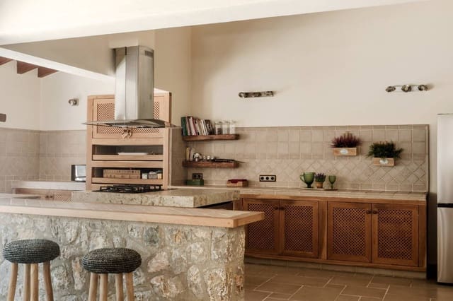 4 makuuhuone Omakotitalo myytävänä paikassa Calvià Pueblo, Calvià mukana uima-altaan - 1 995 000 € (Ref: 8297711)