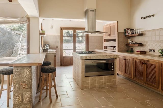 4 makuuhuone Omakotitalo myytävänä paikassa Calvià Pueblo, Calvià mukana uima-altaan - 1 995 000 € (Ref: 8297711)