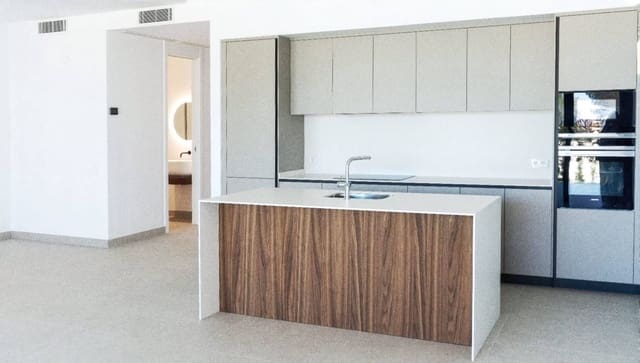 Apartamento de 3 habitaciones en Marbella en venta con piscina - 1.150.000 € (Ref: 8306848)