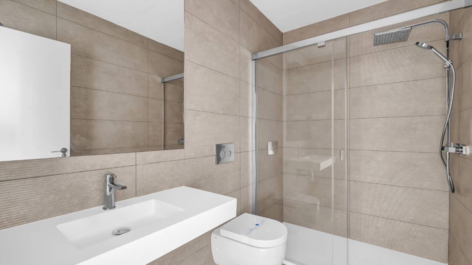 Apartamento de 3 habitaciones en Marbella en venta con piscina - 1.150.000 € (Ref: 8306848)