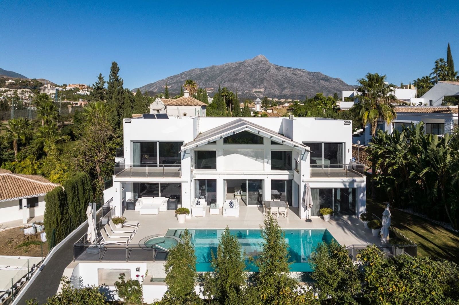 5 soverom Villa til salgs i Marbella med svømmebasseng - € 3 950 000 (Ref: 8309924)