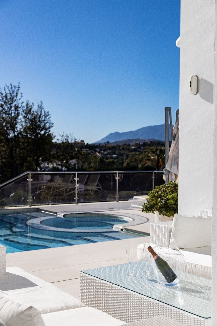 5 soverom Villa til salgs i Marbella med svømmebasseng - € 3 950 000 (Ref: 8309924)