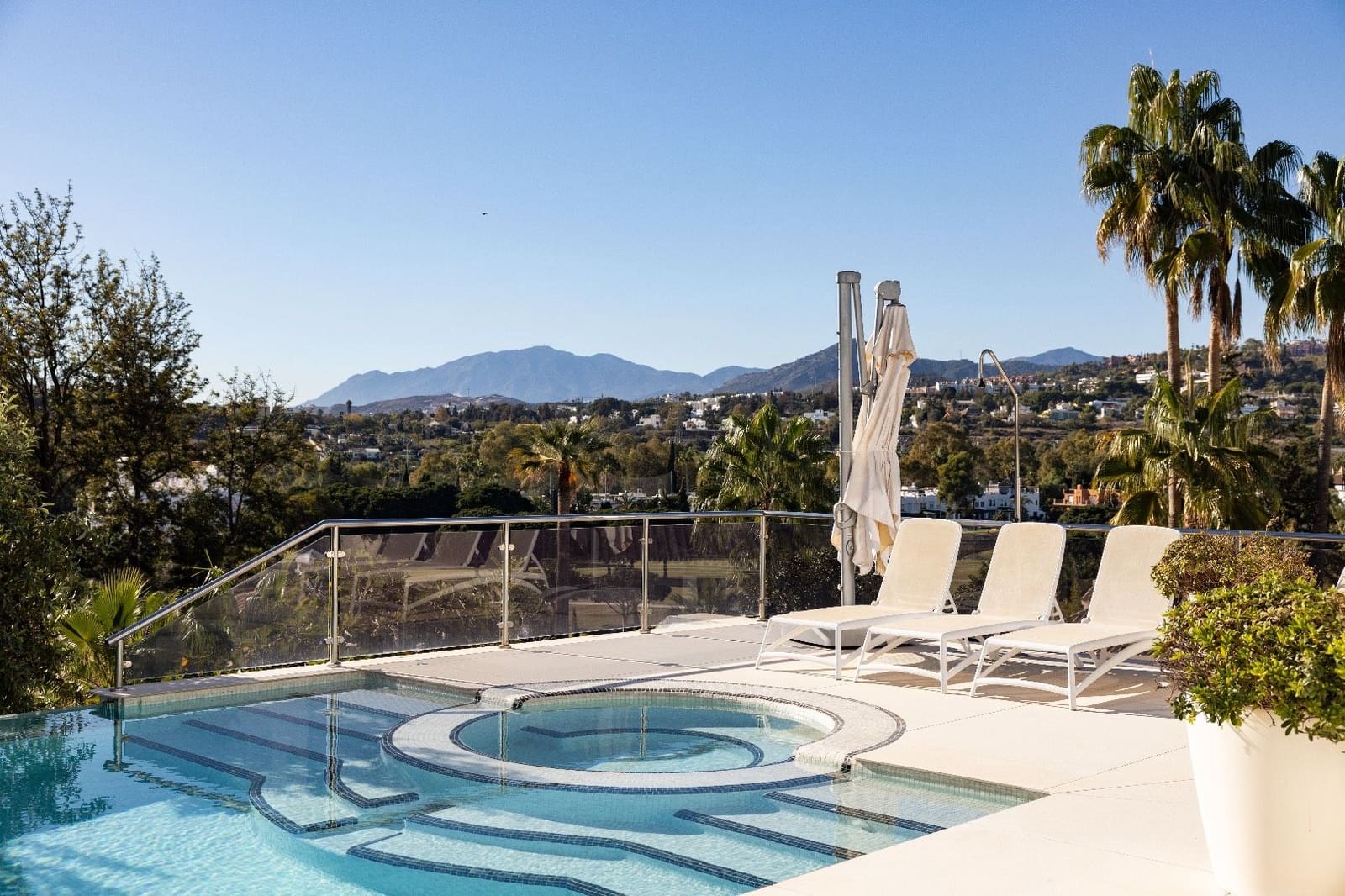 5 soverom Villa til salgs i Marbella med svømmebasseng - € 3 950 000 (Ref: 8309924)