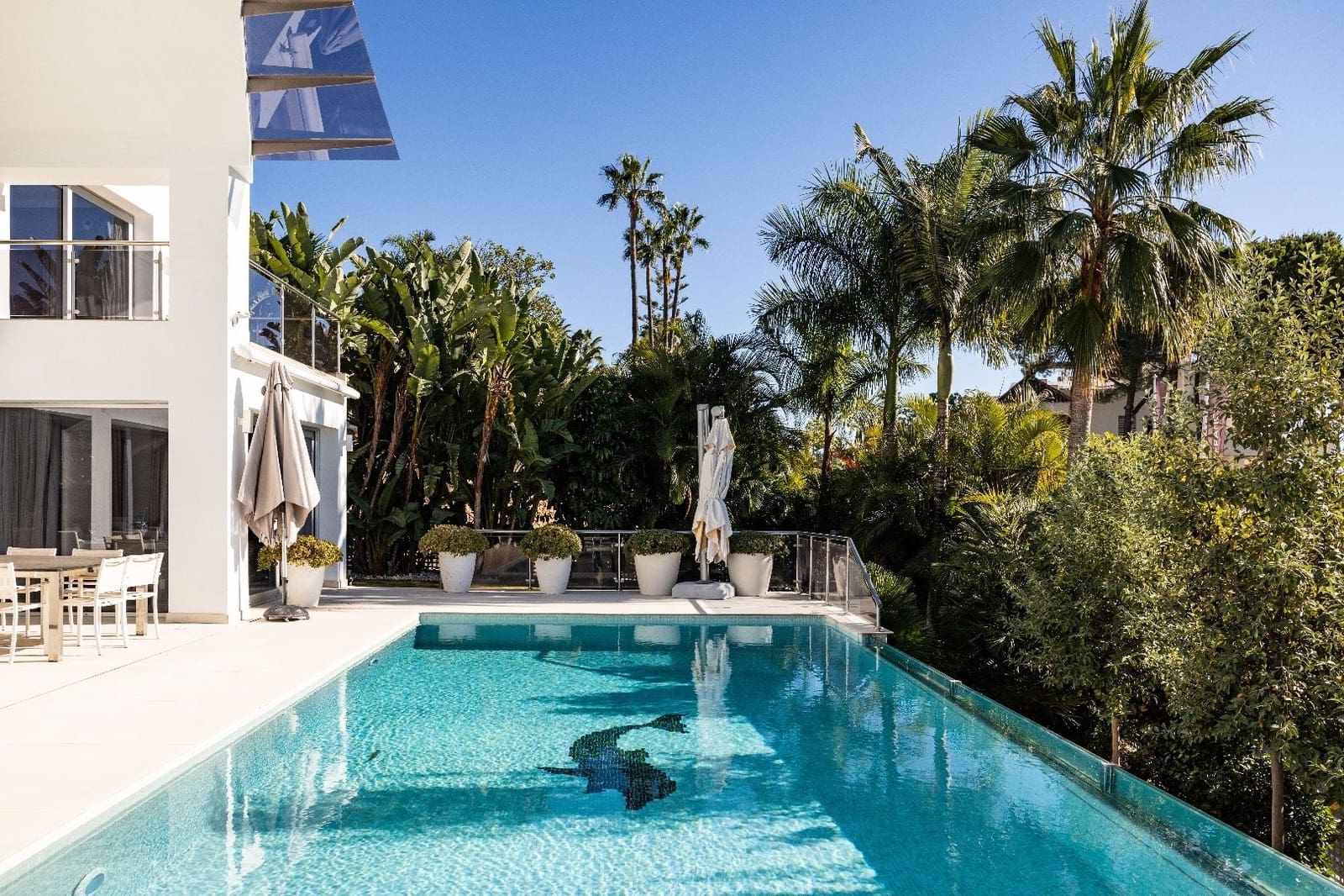 5 soverom Villa til salgs i Marbella med svømmebasseng - € 3 950 000 (Ref: 8309924)