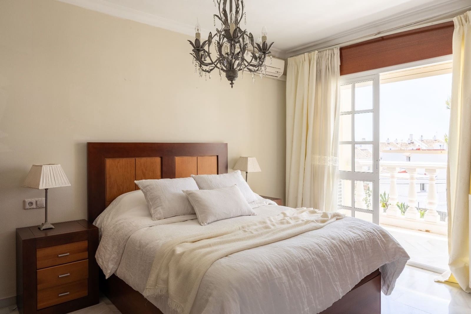 3 bedroom Townhouse for sale in Mijas Costa with pool - € 680,000 (Ref: 8317456)