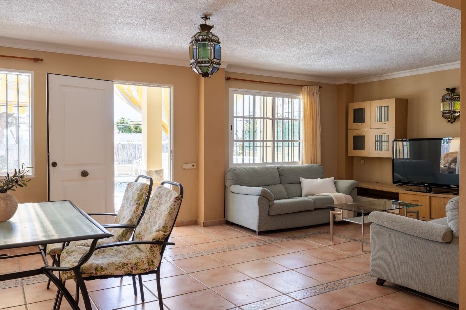 3 bedroom Townhouse for sale in Mijas Costa with pool - € 680,000 (Ref: 8317456)