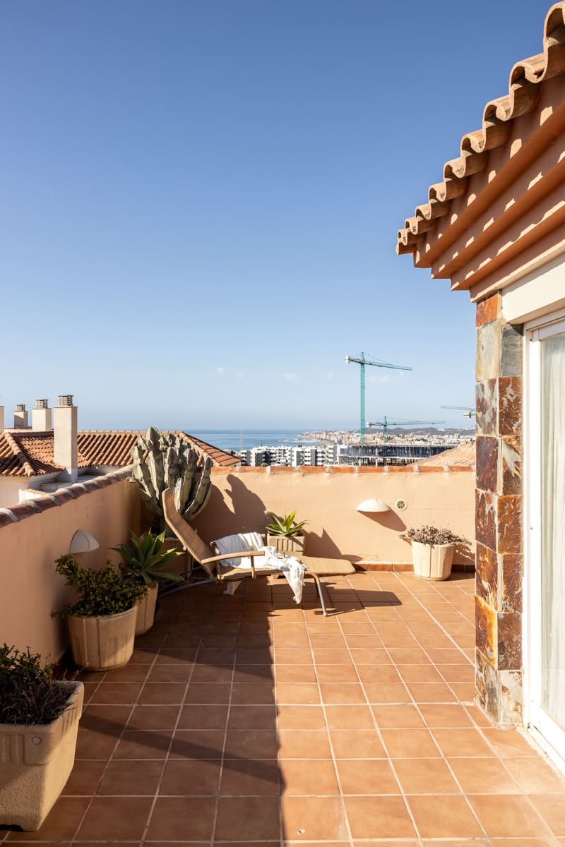 2 soveværelse Penthouse til salg i Fuengirola med swimmingpool - € 599.000 (Ref: 8338255)