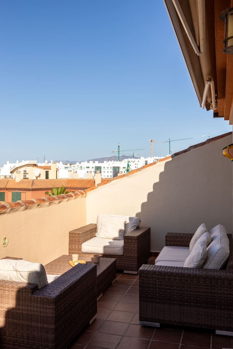 2 soveværelse Penthouse til salg i Fuengirola med swimmingpool - € 599.000 (Ref: 8338255)