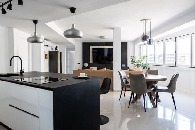 3 soverom Leilighet til salgs i Ensanche Centro, Málaga by - € 679 000 (Ref: 8346791)