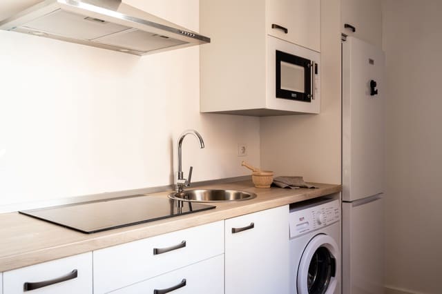 2 soveværelse Lejlighed til salg i El Molinillo, Málaga by - € 285.000 (Ref: 8346797)