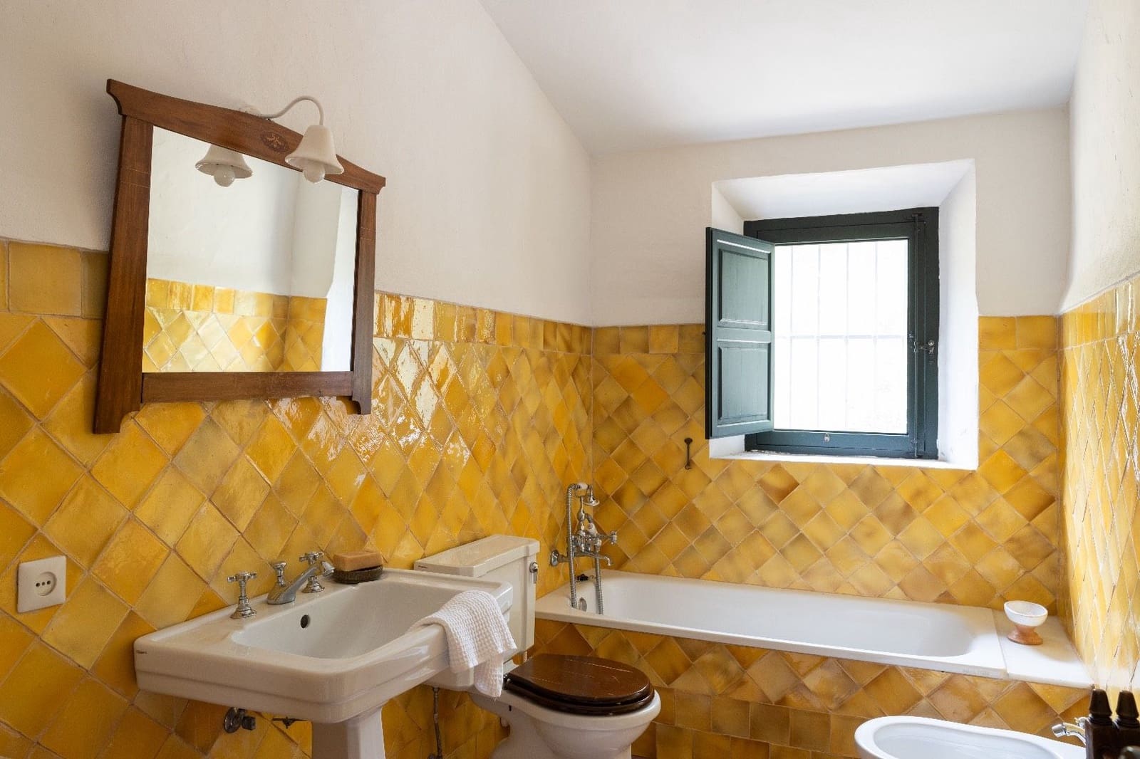 7 soveværelse Finca/Landehus til salg i Algeciras med swimmingpool - € 4.550.000 (Ref: 8353672)